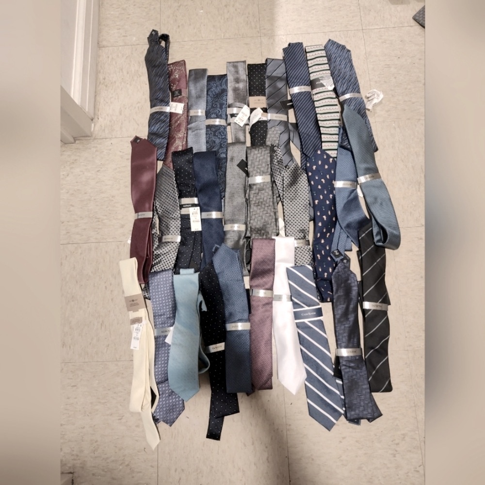 Alfani. Club Room.Men's Tie  Collection in Blue and Gray 30pc